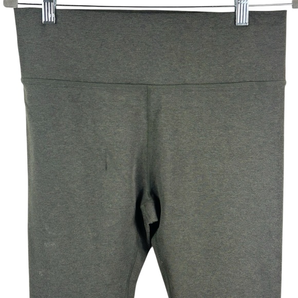 Vuori Women’s olive Green Leggings - Picture 2 of 8